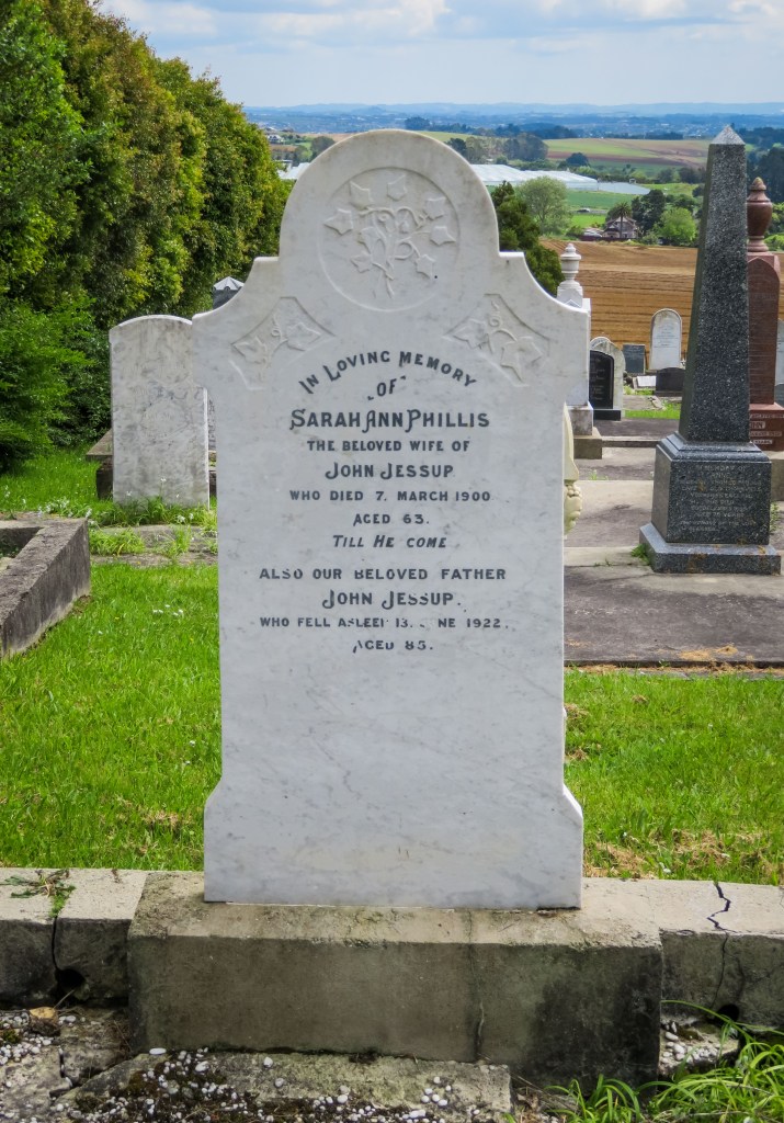 This image has an empty alt attribute; its file name is collins-19602.jpg