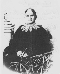 This image has an empty alt attribute; its file name is esther-smith.png