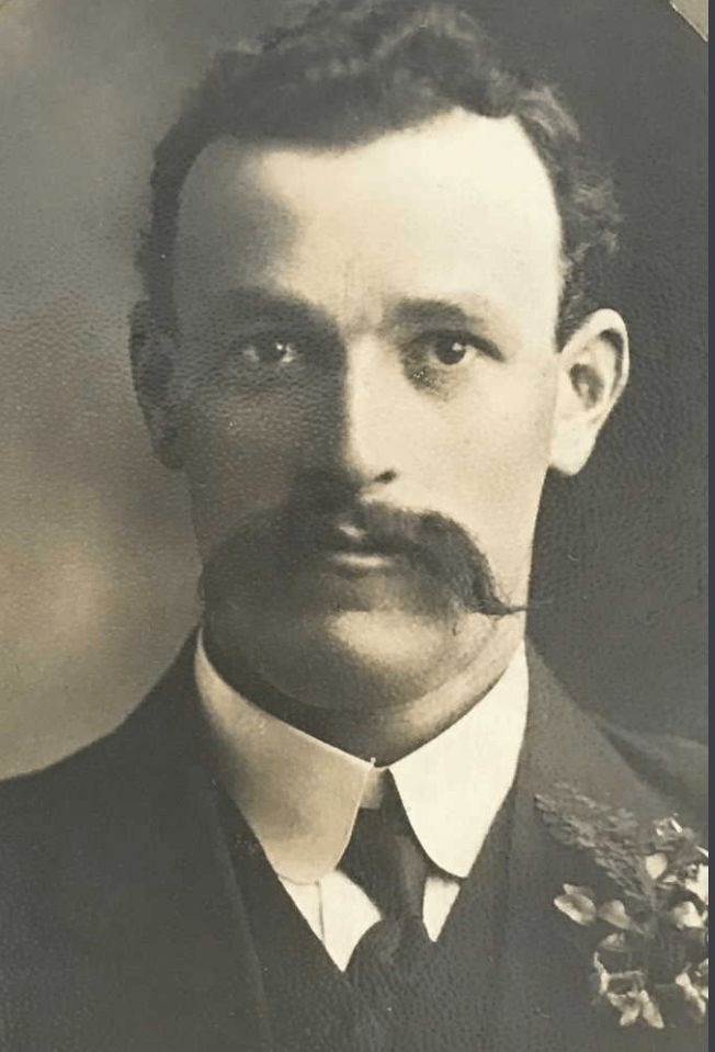 This image has an empty alt attribute; its file name is image-10.png